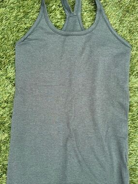 Lululemon Ebb to Street tank